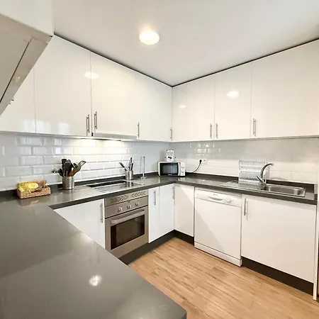 The Center - Eaw Homes Marbella
